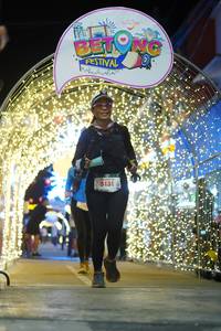 BIB: 5131
                            <button type="button" onclick="openModal(21830484)" class="btn btn-primary btn-sm float-right btn-popup" data-toggle="modal" data-target=".modal-high-quality">
                        <i class="fas fa-shopping-cart"></i> Add to Cart
                    </button>
                                            <button type="button" onclick="isThisMe(21830484, true)" class="btn btn-success btn-sm float-right btn-popup btn-isme hidden" data-toggle="tooltip" data-placement="bottom" title="นี่คือรูปของคุณใช่ไหม คลิกที่นี่เพื่อเอาเข้าอัลบั้ม">
                        <i class="fas fa-plus"></i> Add to album
                    </button>
                    <button type="button" onclick="isThisMe(21830484, false)" class="btn btn-warning btn-sm float-right btn-popup btn-isnotme hidden">
                        <i class="fas fa-ban"></i> Remove from album
                    </button>